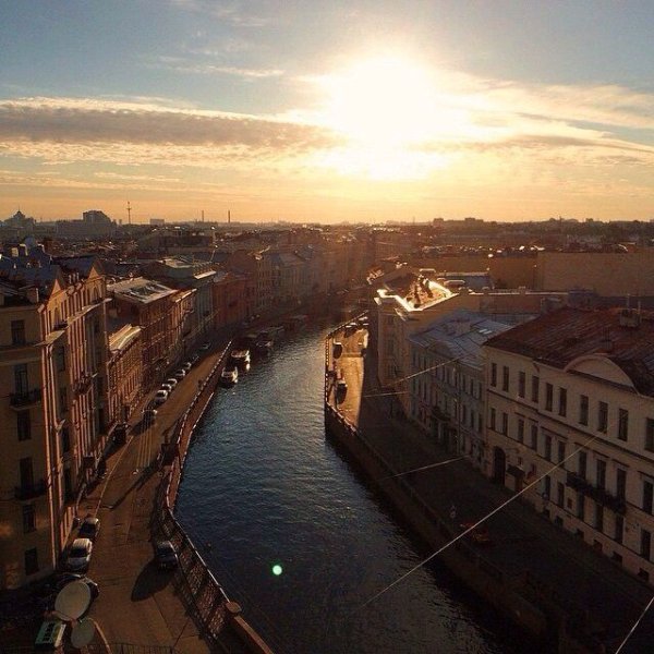 Красивый утренний Петербург