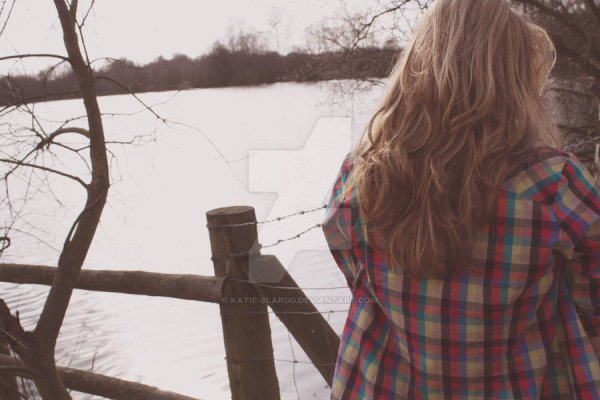 Девушка с пионом