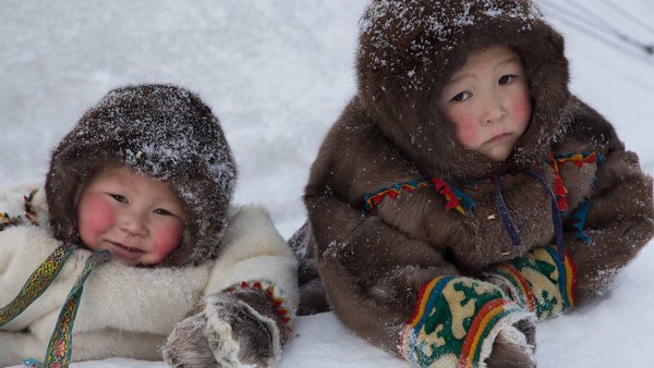 Зима лед на реке