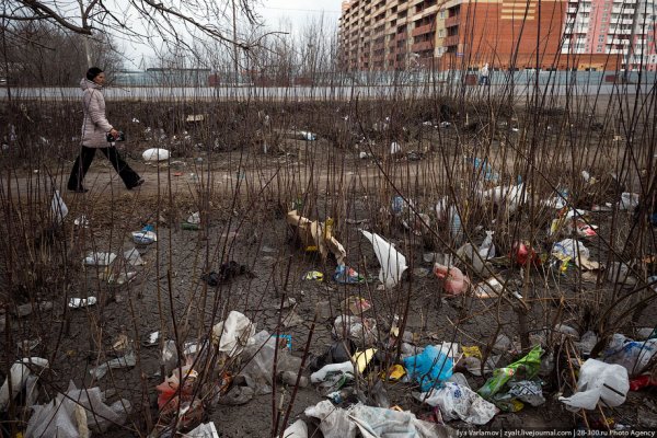 Грязный город весной