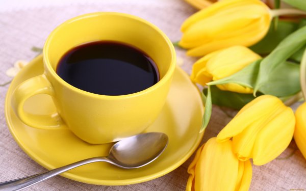 Завтрак с кофе и цветами