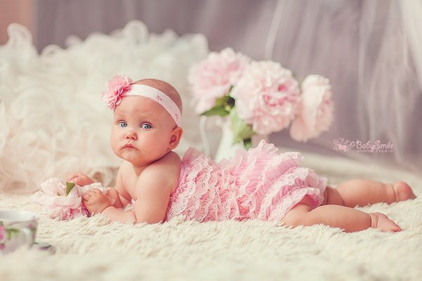 Новорожденных девочек