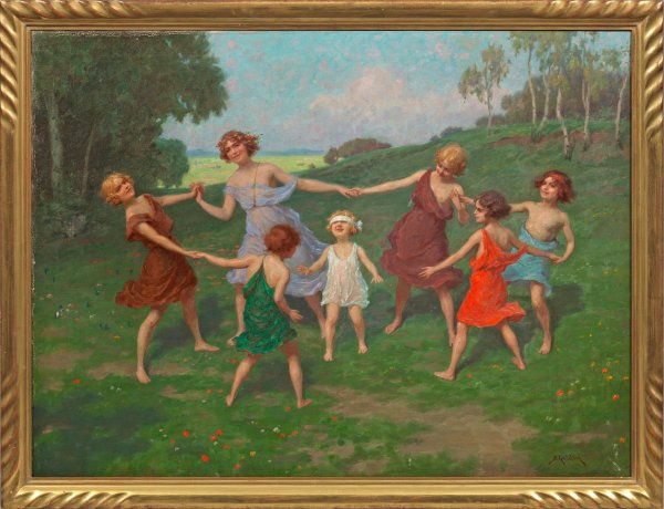 Дети водят хоровод