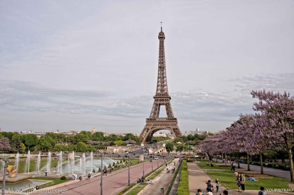 Весна в Париже