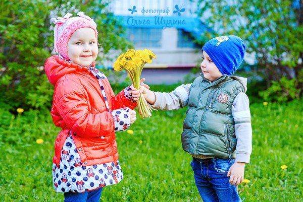 Иллюстрация для детей одежда весной