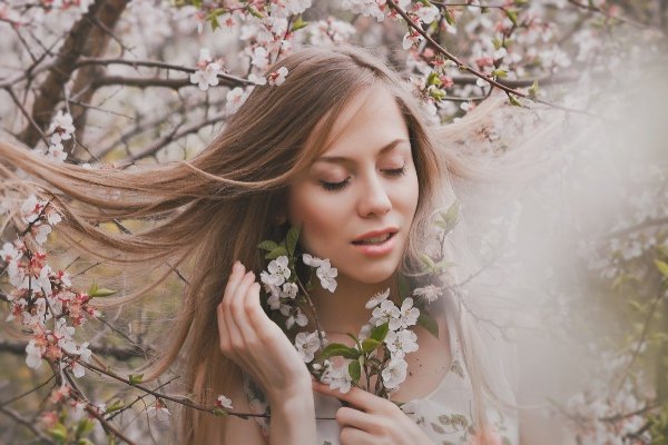 Девушка Весна