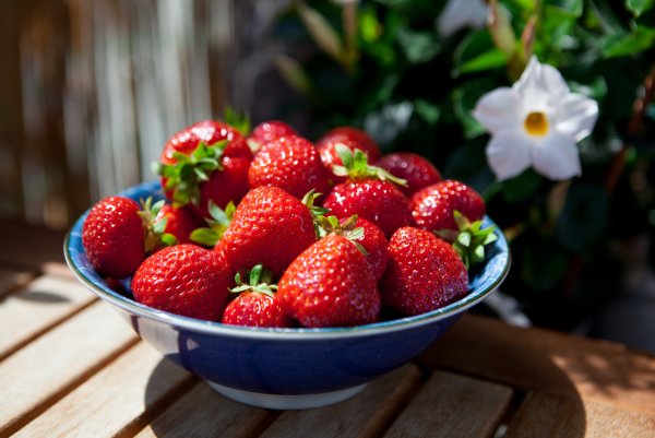 Клубника на столе