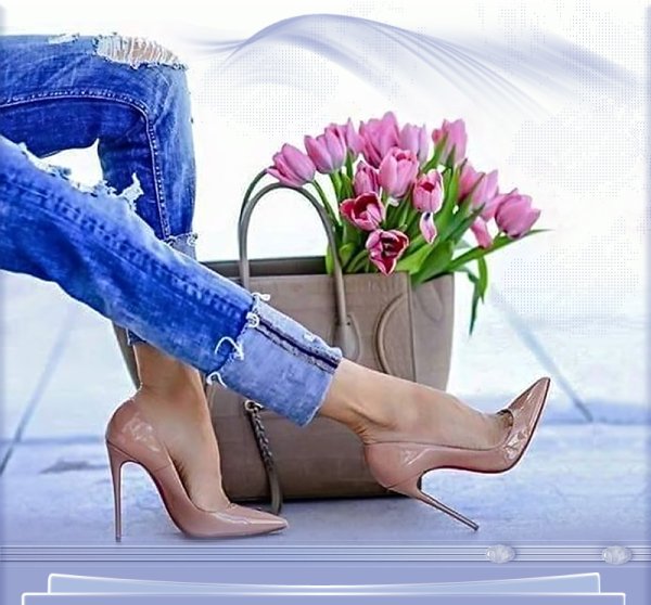 Девушка в кедах