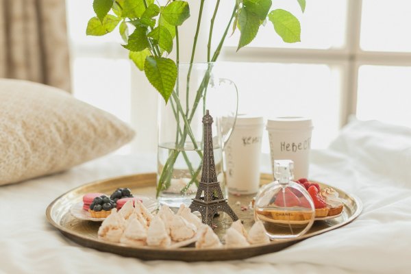 Уличное кафе живопись