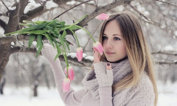 Девушка ранней весной