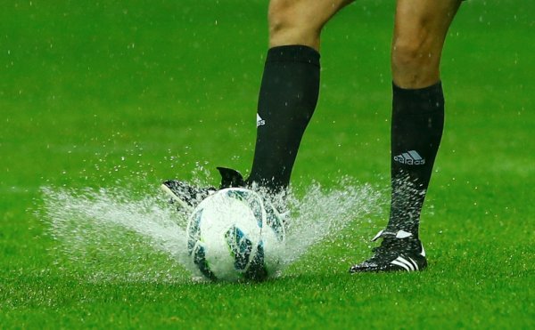 Детский футбол на улице