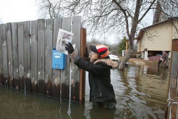 Весенний разлив реки