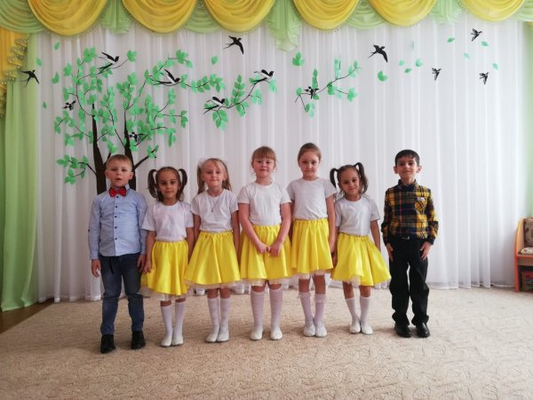 Украшение зала к 8 марта в детском саду