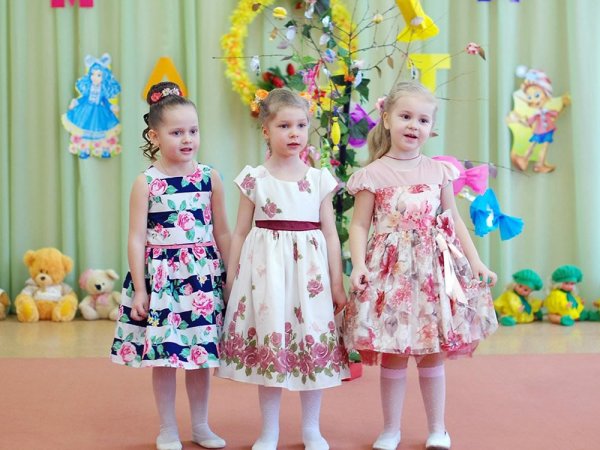 Весенний утренник на ютубе