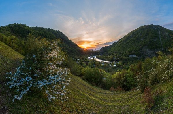 Горы Абхазии весной