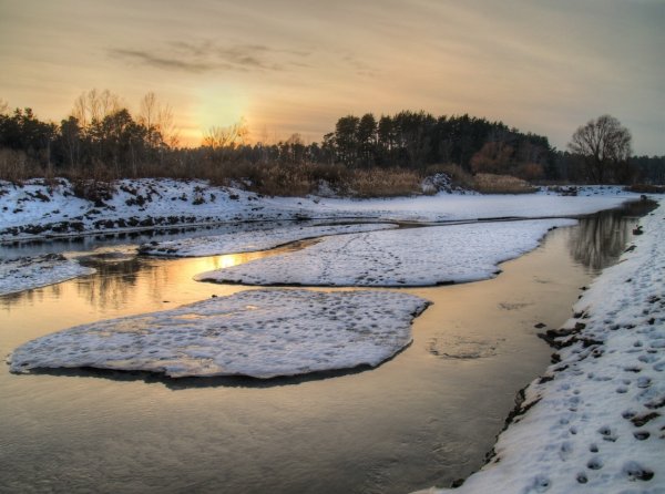 Оттепель на реке