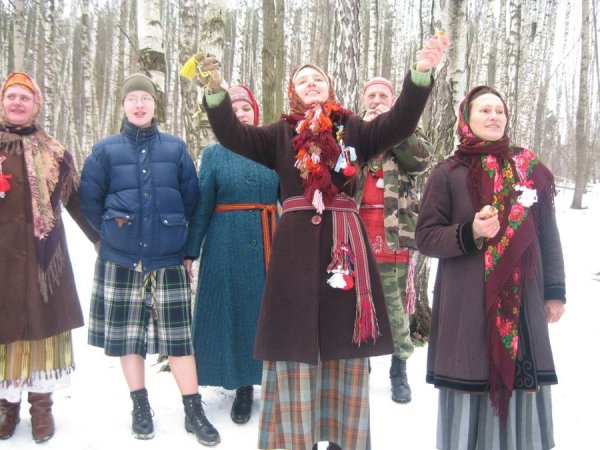 Дети весну закликают