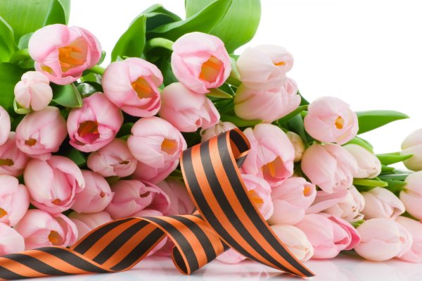 С 1 мая и днем Победы голубые тона