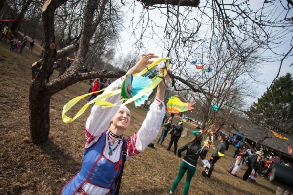 Гуканне вясны птушка