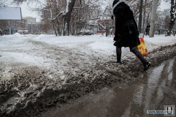 Снежная слякоть грязь