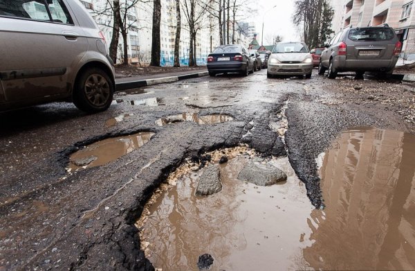 Грязь на дороге