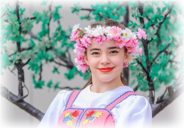 Весну звали
