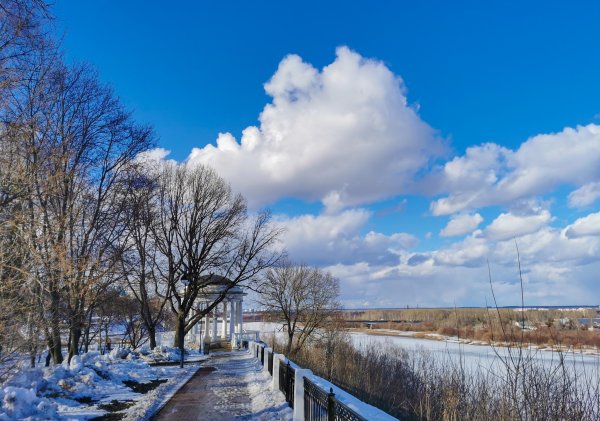 Киров весной