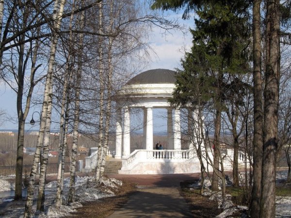 Киров весной