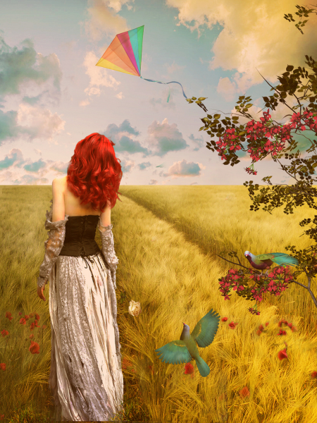 Рыжая девушка в поле