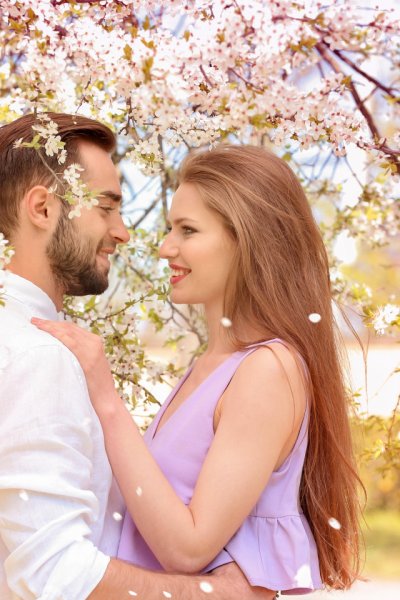 Весна мужчина и женщина