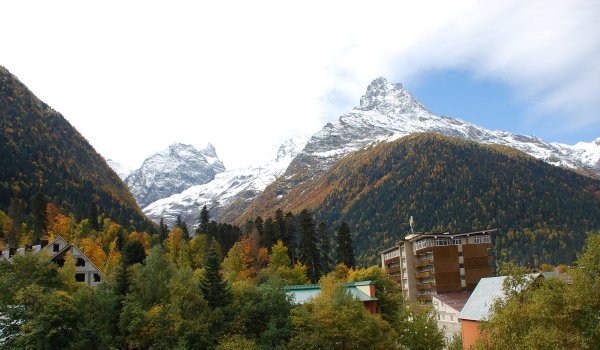 Домбай стадион