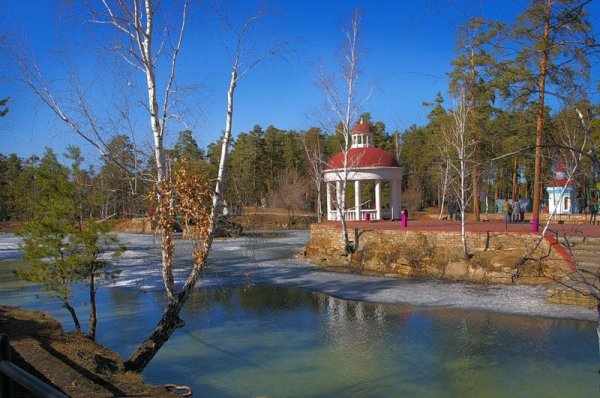 Парк Гагарина Челябинск апрель