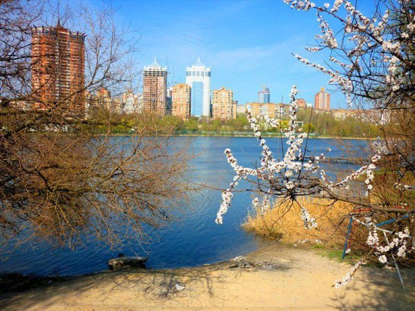 Апрель в Москве