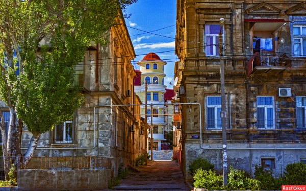 Набережная им Горького в Евпатории на закате