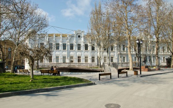 Севастополь весной