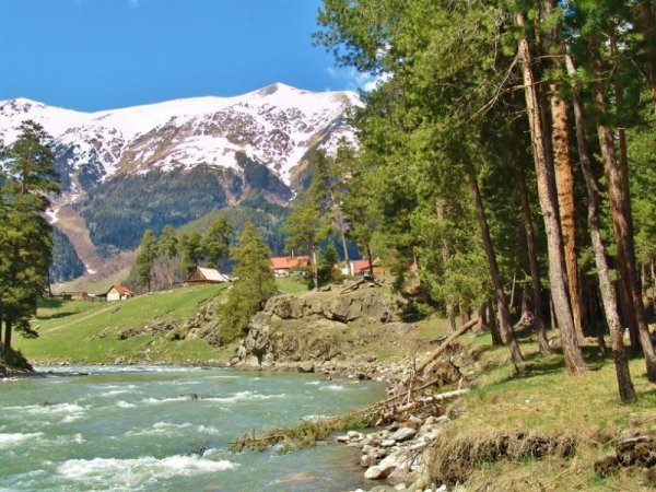 Очень красивое фото Архыз весной