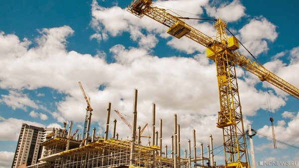 Строители на строительном объекте