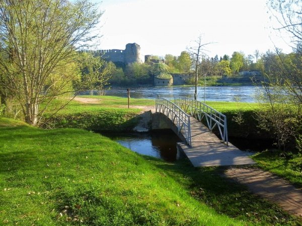 Парк у воды отражение Одинцово