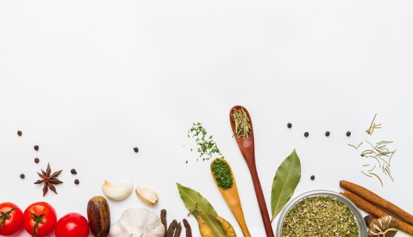 Еда н адеревнянном фоне