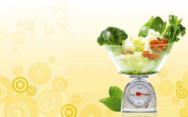 Мед на деревянном столе