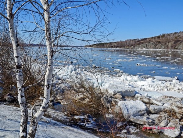 Ледоход весной