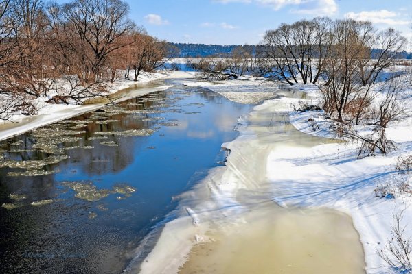 Проталины на льду