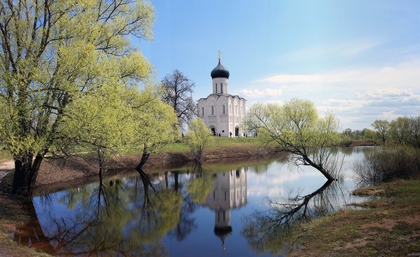 Храм Весна цветы