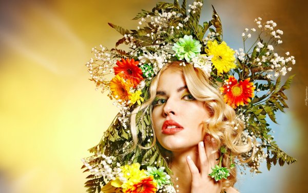 Девушка с мимозой