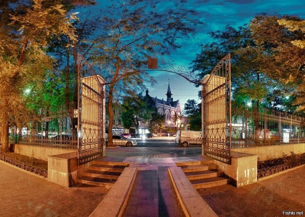 Город Одесса весной