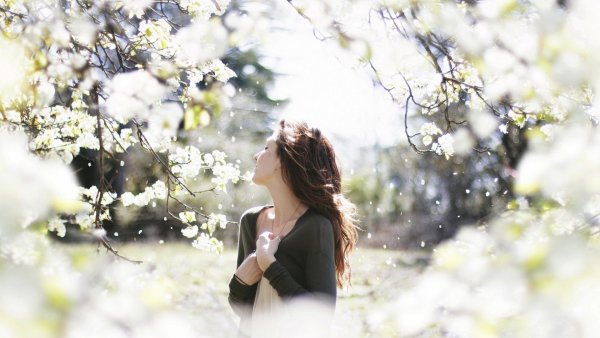 Женщина Весна любовь