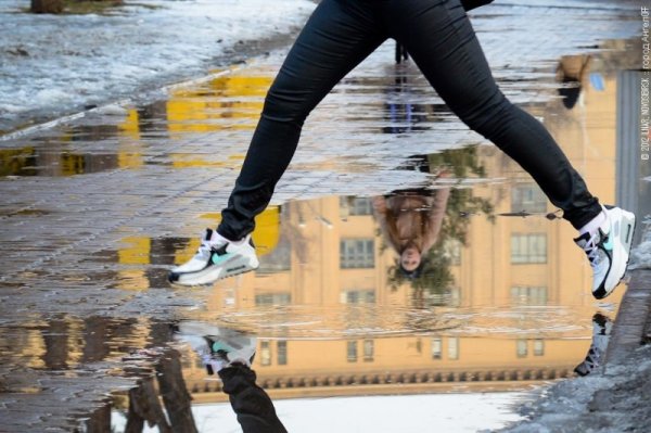 Прыжок через лужу