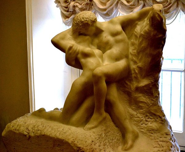 Роден поцелуй скульптура