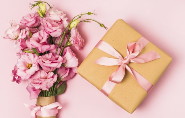 Весна цветы подарки