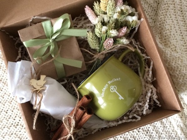 Весенние подарки на 8 марта